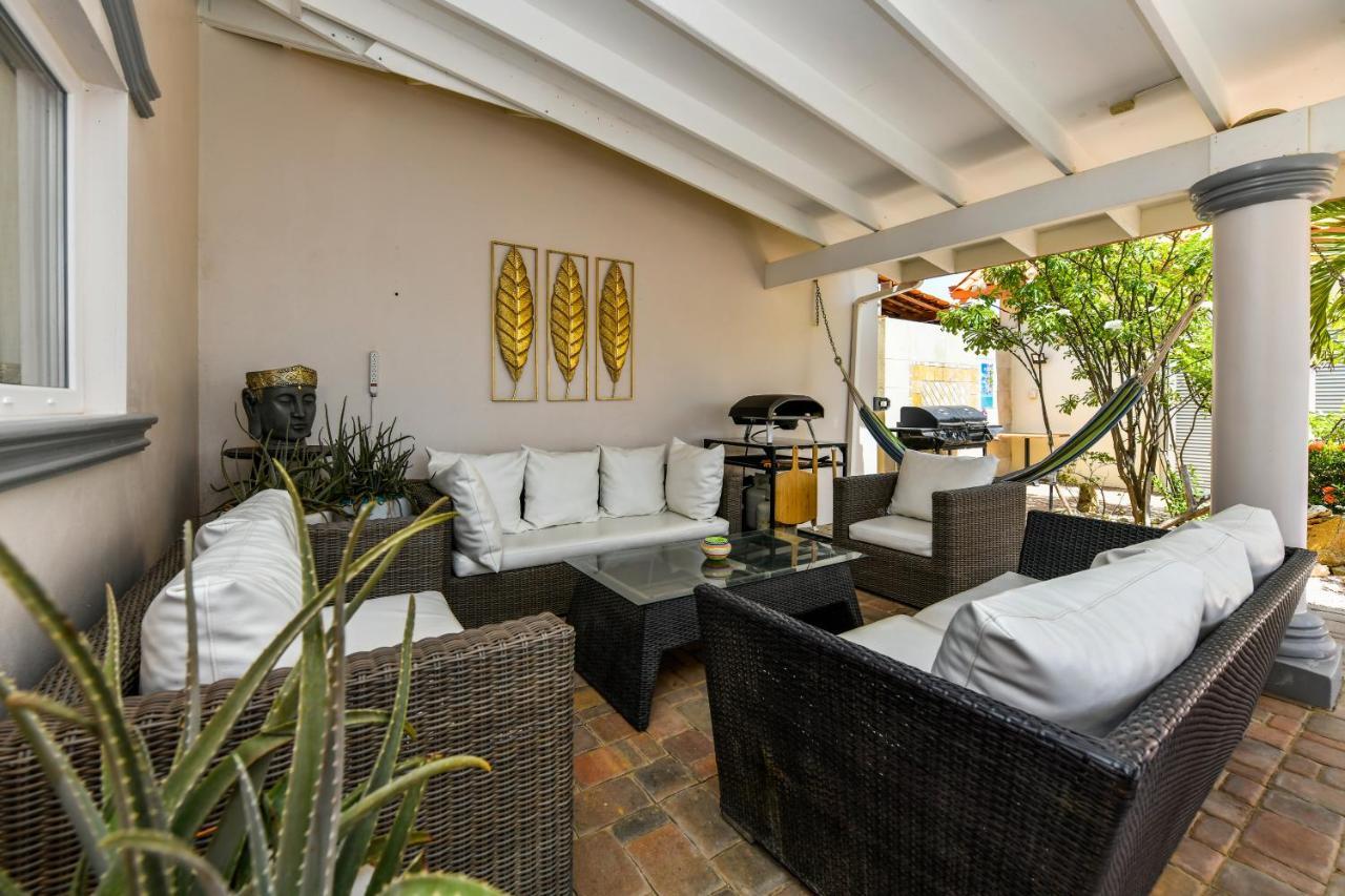 Villa Swiss Paradise With Private Pool Palm Beach Exterior photo