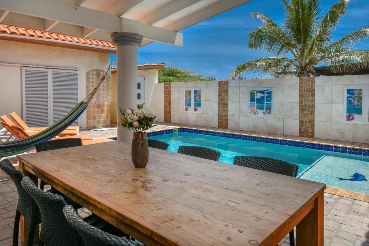 Villa Swiss Paradise With Private Pool Palm Beach Exterior photo